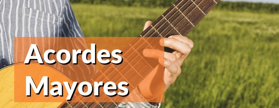 Acordes mayores en guitarra en distintas posiciones